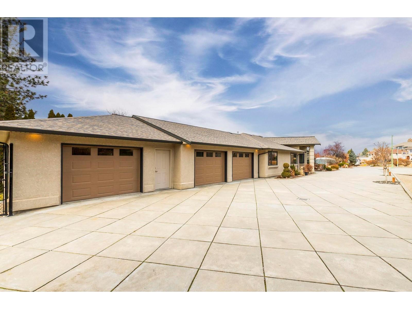  292 Sandpiper Court, Kelowna