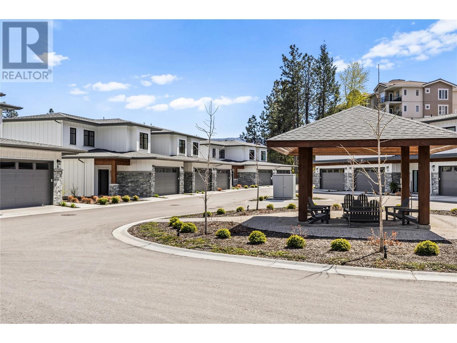 11 1979 Country Club Drive, Kelowna