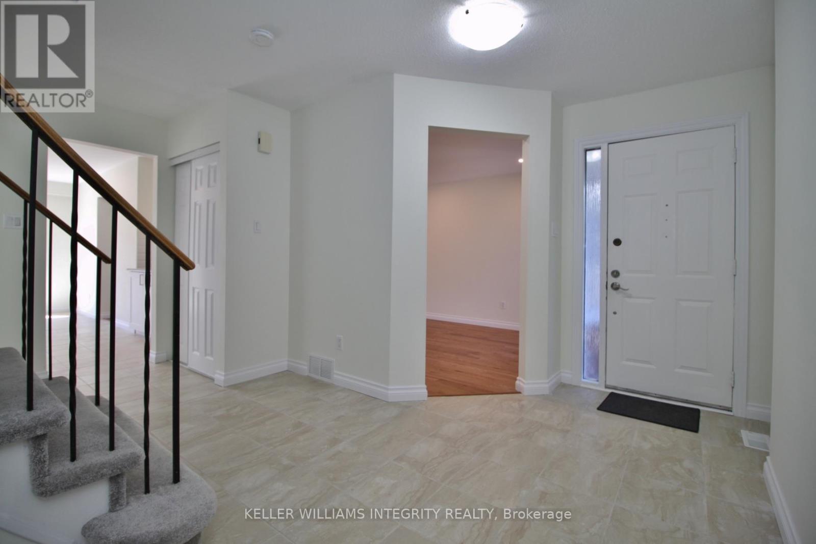 Large foyer at the entrance