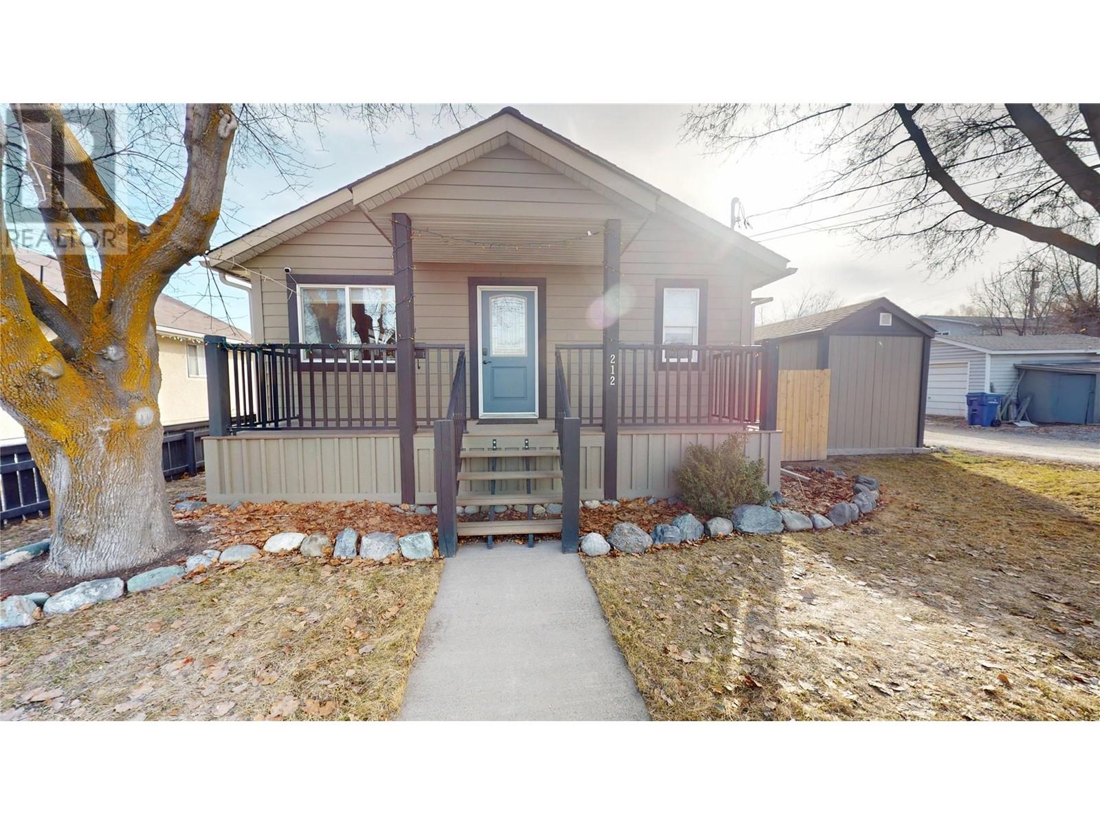 212 16TH Avenue N, Cranbrook