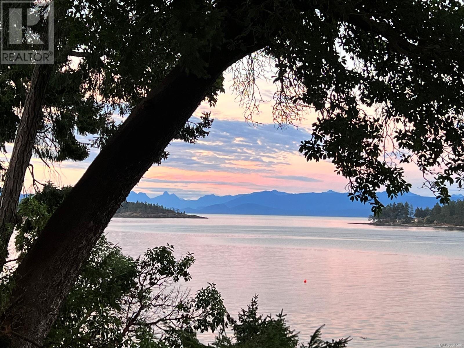 Photo 11 of 1622 Brunt Rd, Nanoose Bay BC