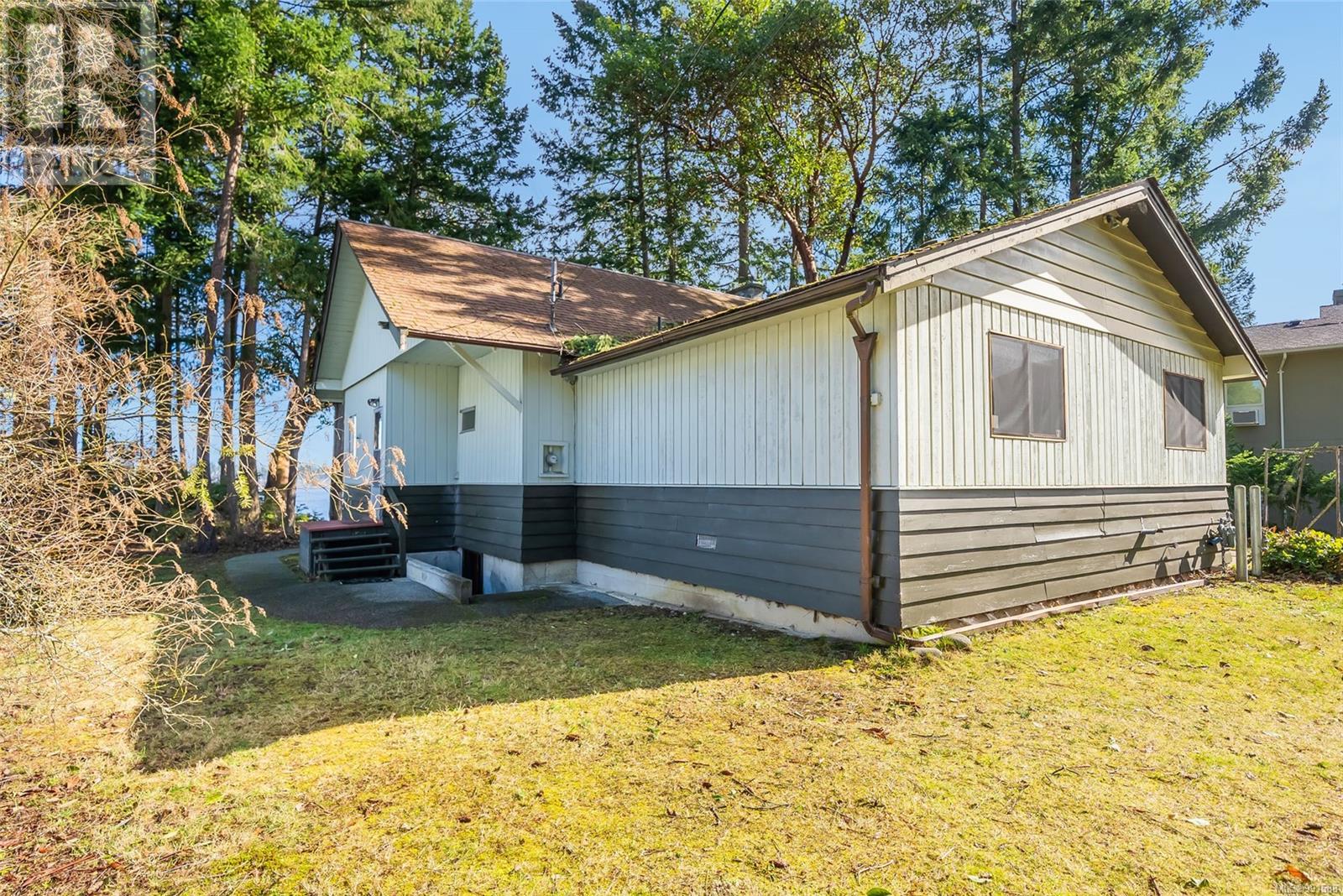 Photo 12 of 1622 Brunt Rd, Nanoose Bay BC