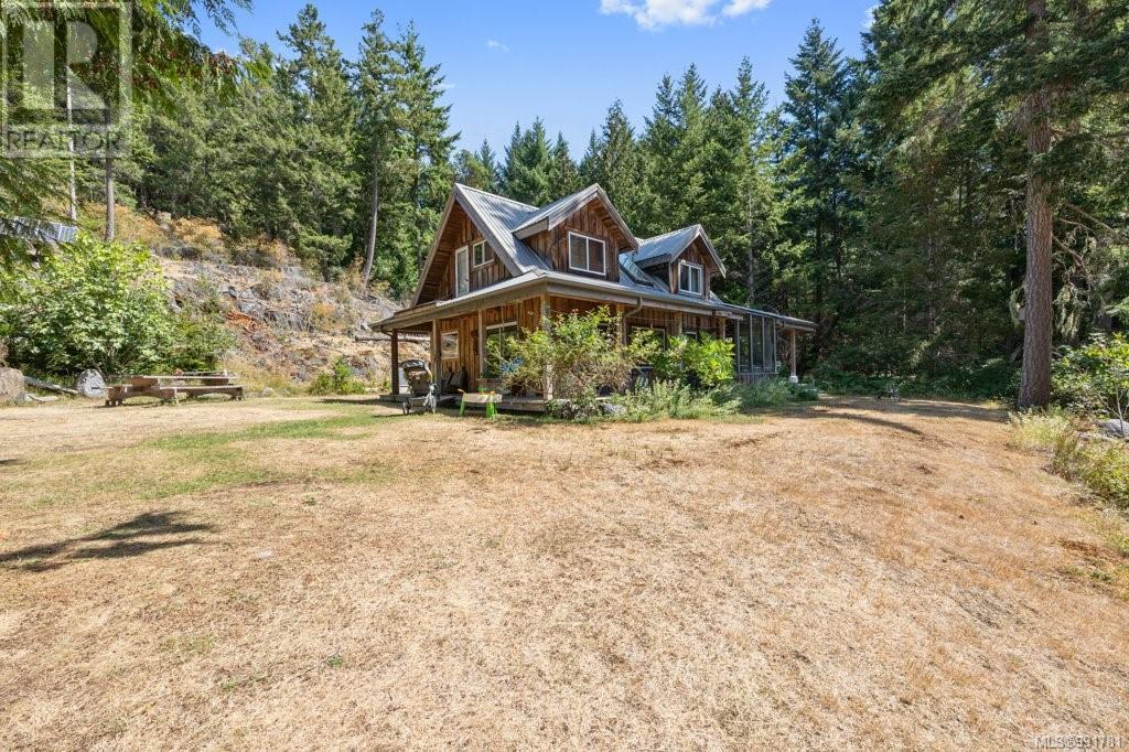 3 Main Rd, Lasqueti Island