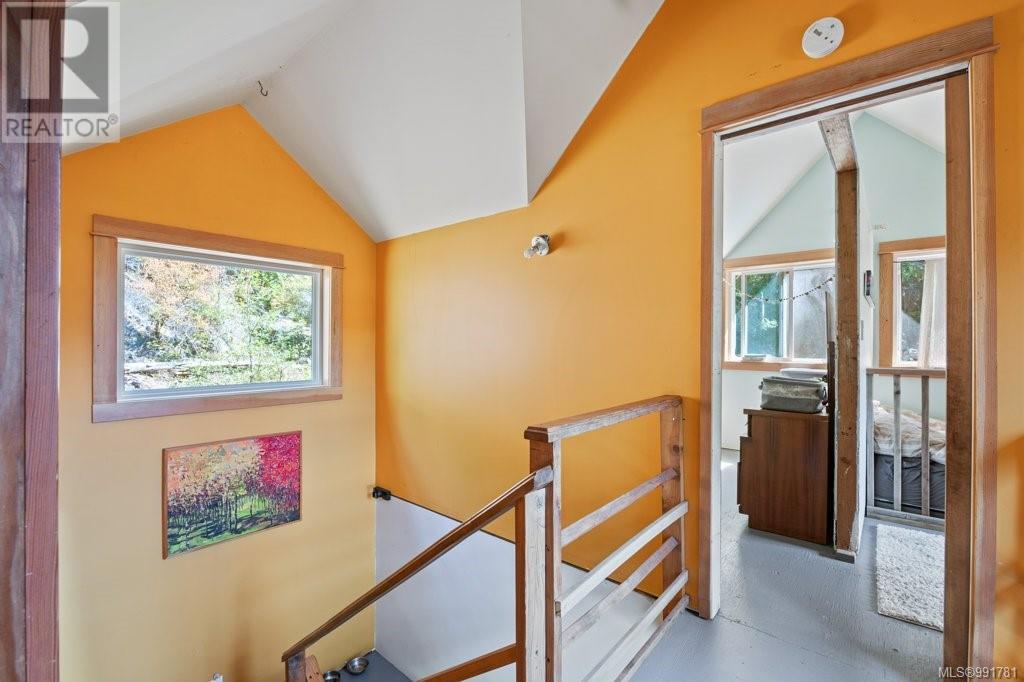 3 Main Rd, Lasqueti Island