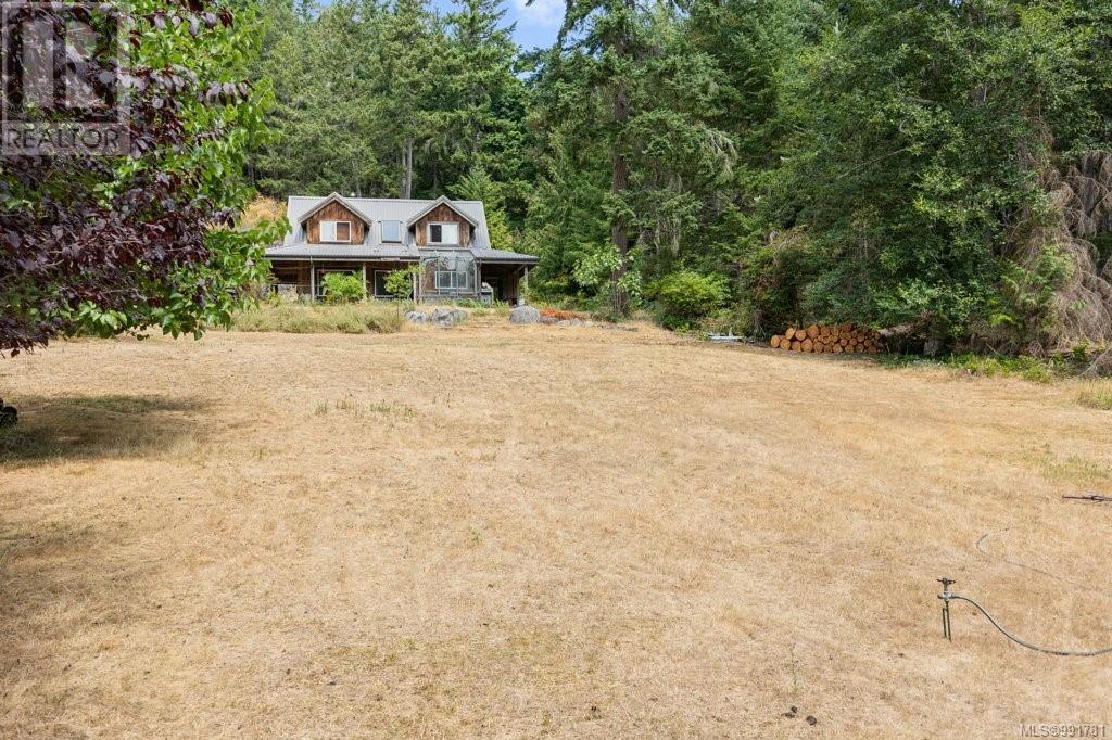3 Main Rd, Lasqueti Island