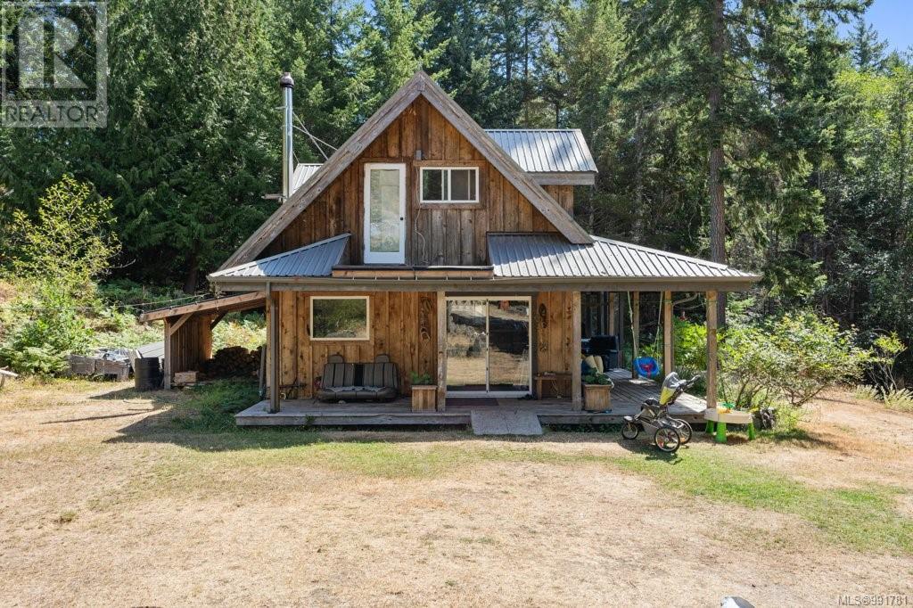 3 Main Rd, Lasqueti Island