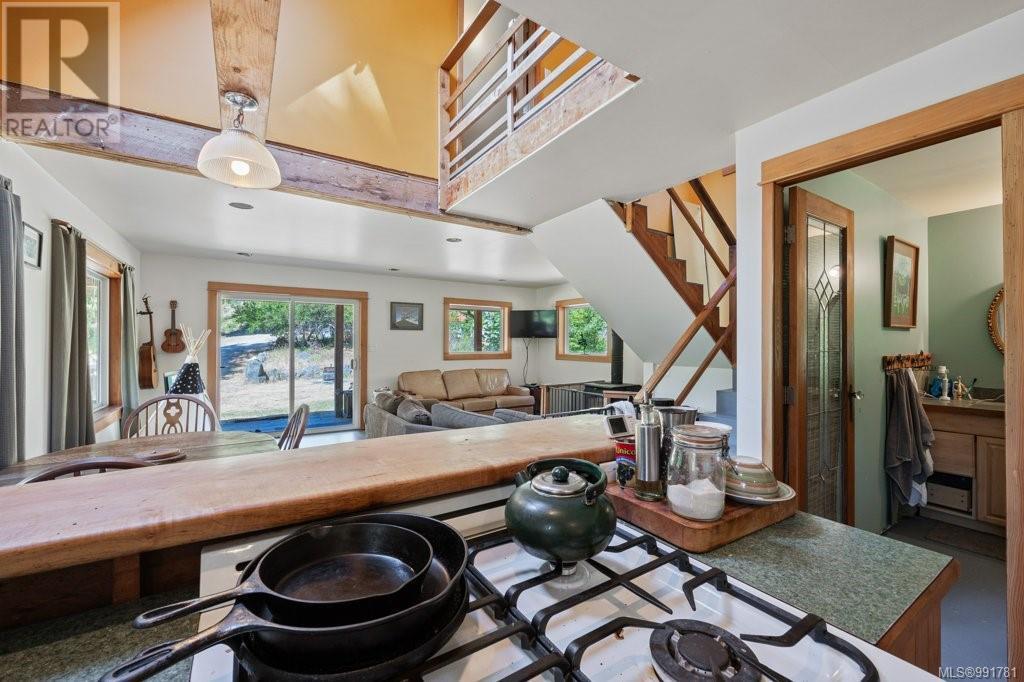3 Main Rd, Lasqueti Island