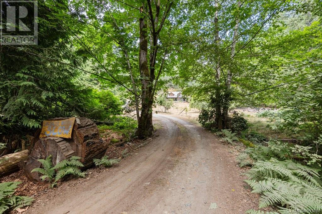 3 Main Rd, Lasqueti Island