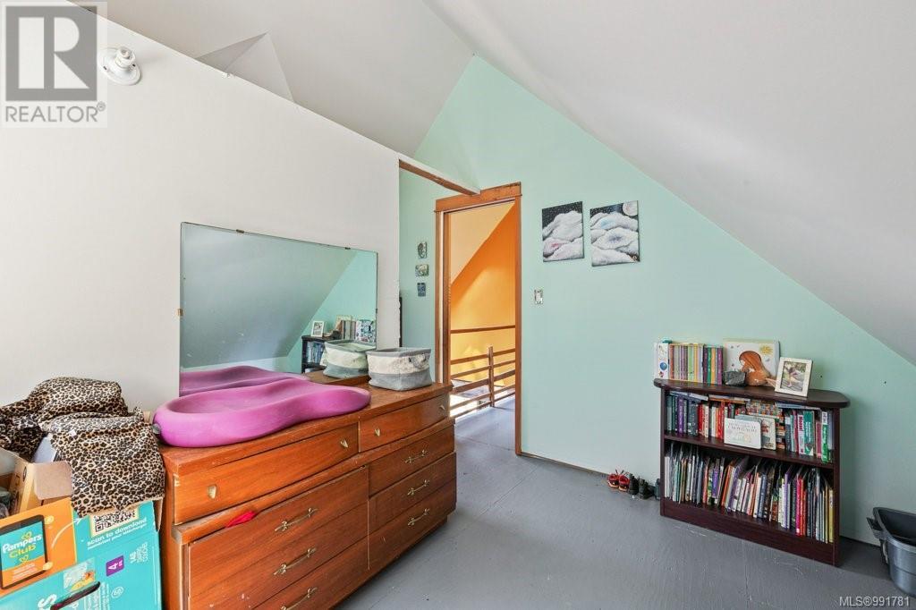 3 Main Rd, Lasqueti Island