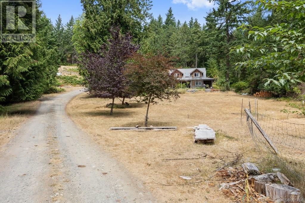 3 Main Rd, Lasqueti Island