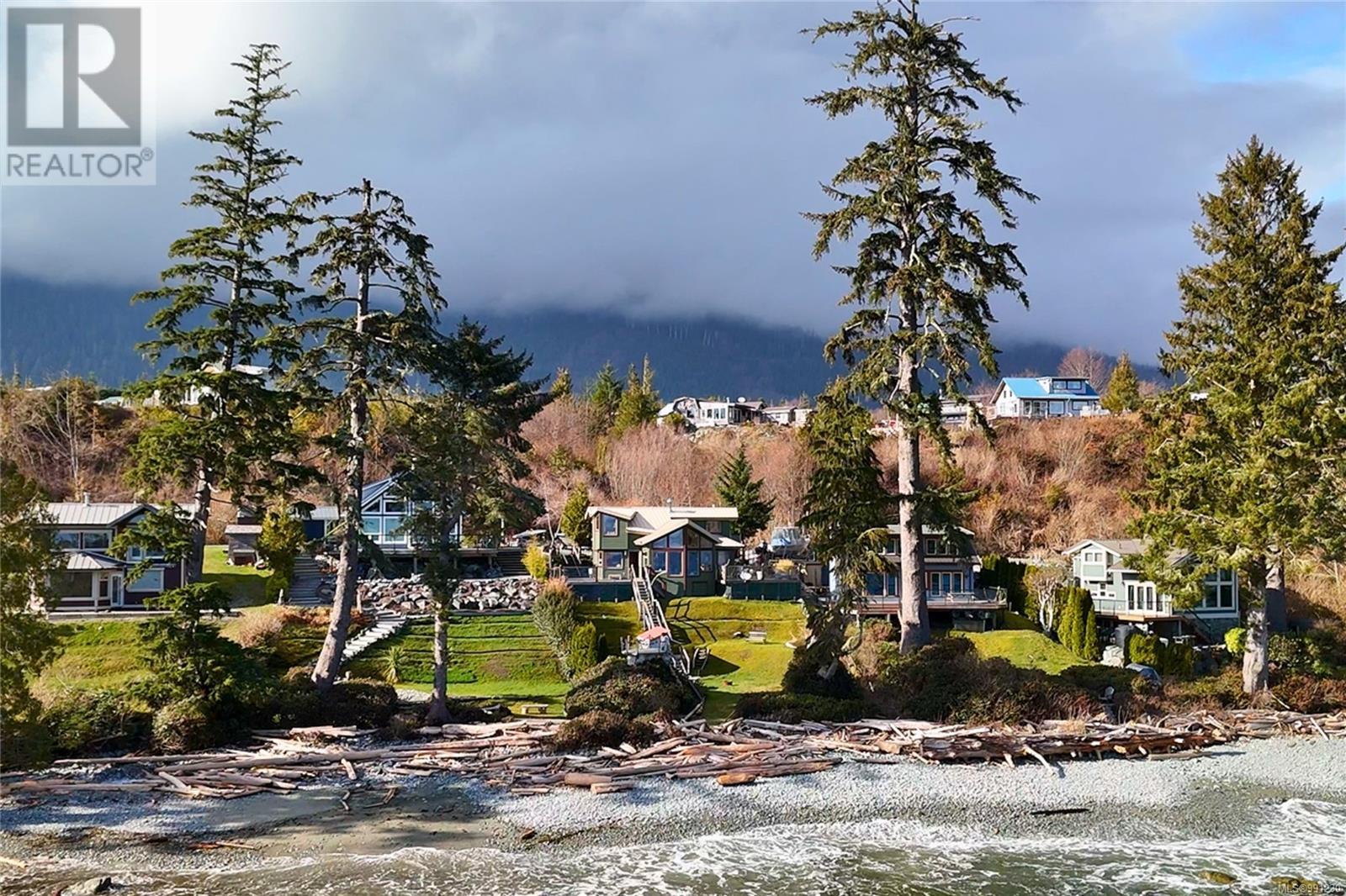 1112 Front St, Ucluelet