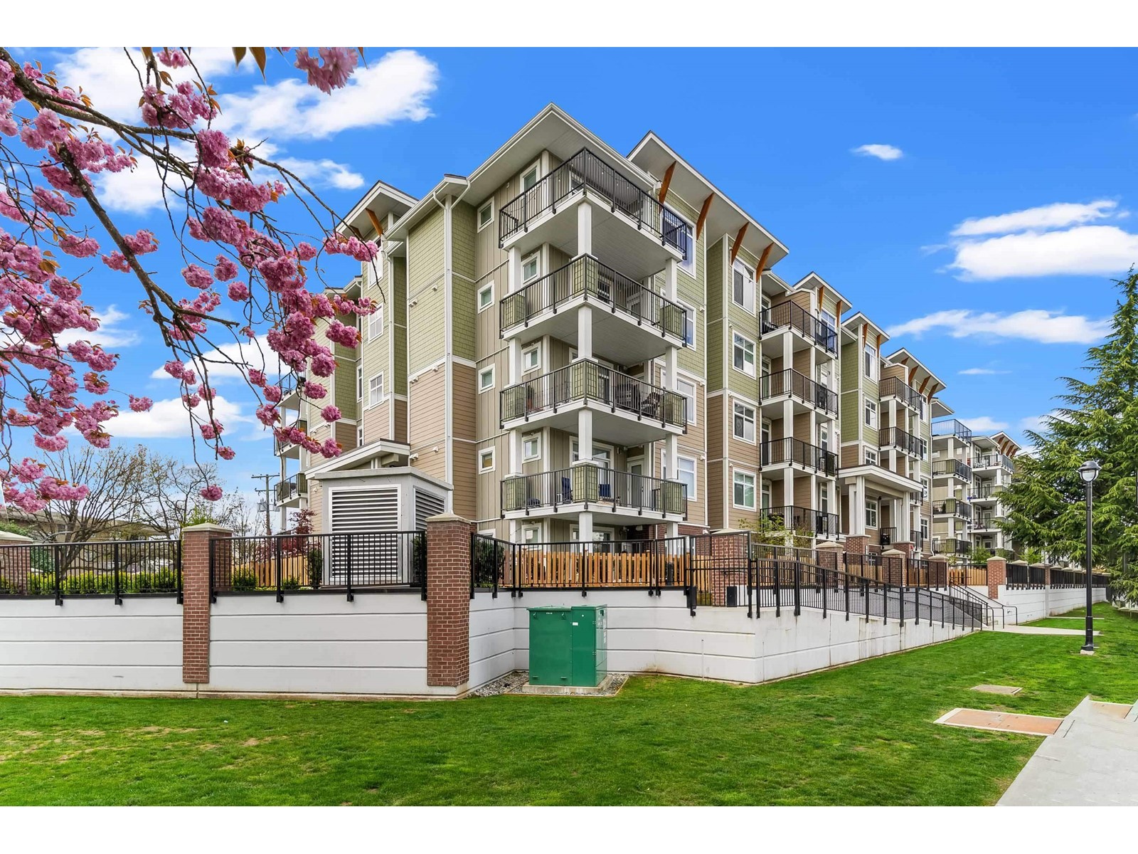 117 20696 EASTLEIGH CRESCENT, Langley real estate listing R2927943