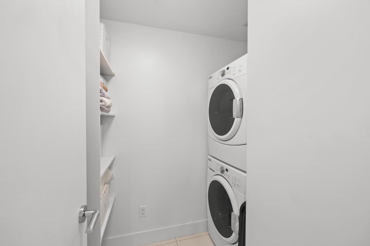 905 1473 JOHNSTON ROAD, White Rock real estate listing R2976277