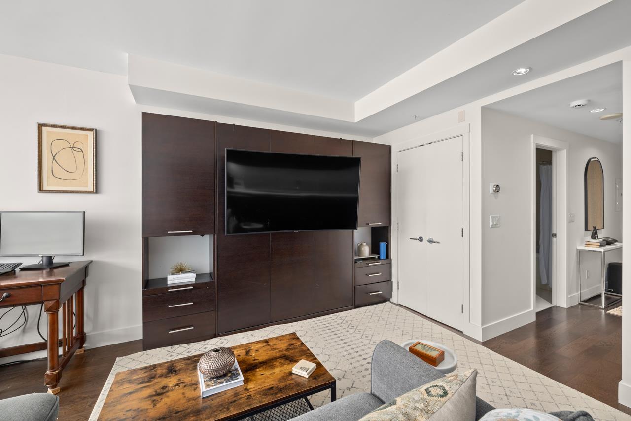 905 1473 JOHNSTON ROAD, White Rock real estate listing R2976277
