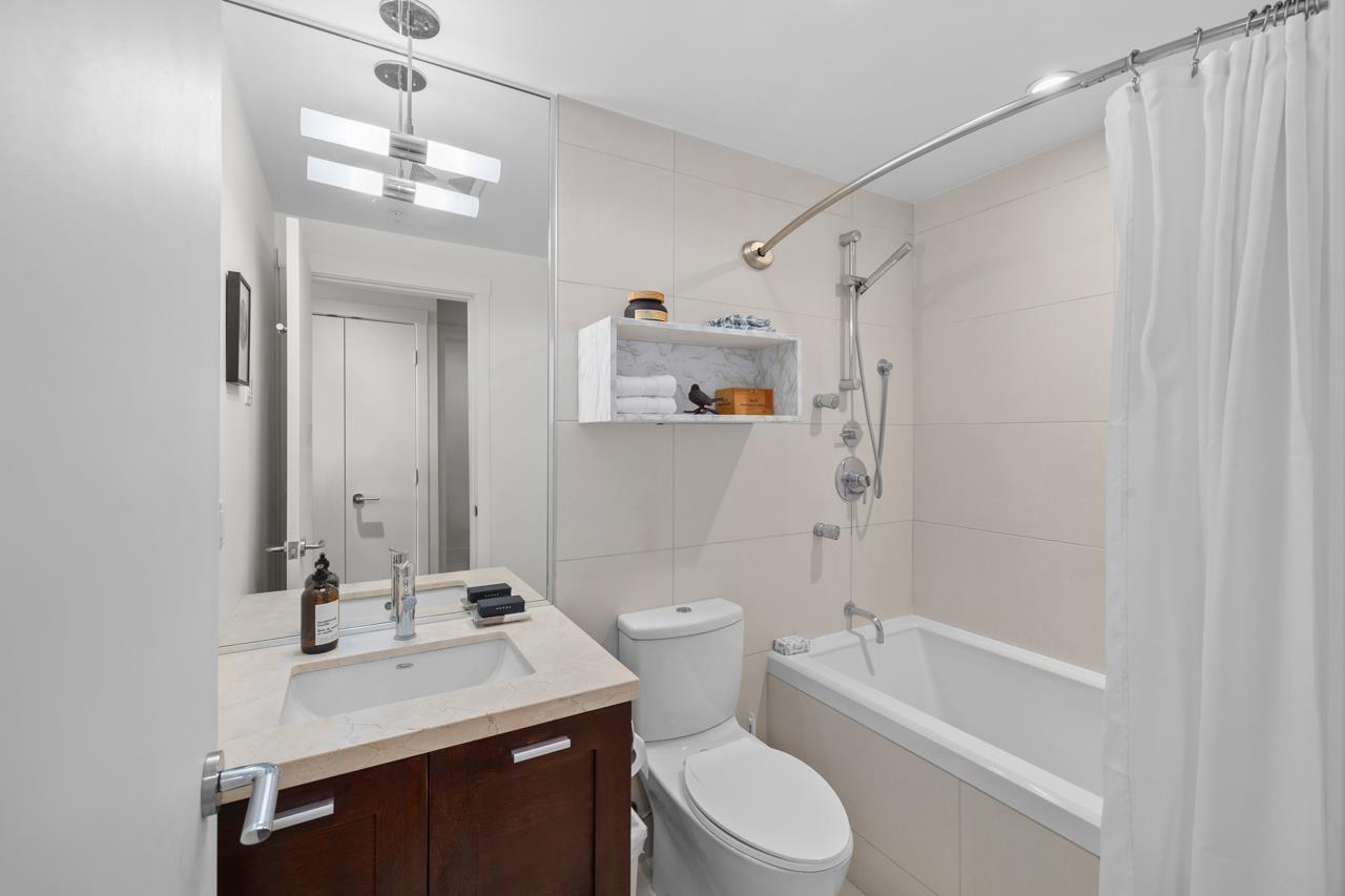905 1473 JOHNSTON ROAD, White Rock real estate listing R2976277