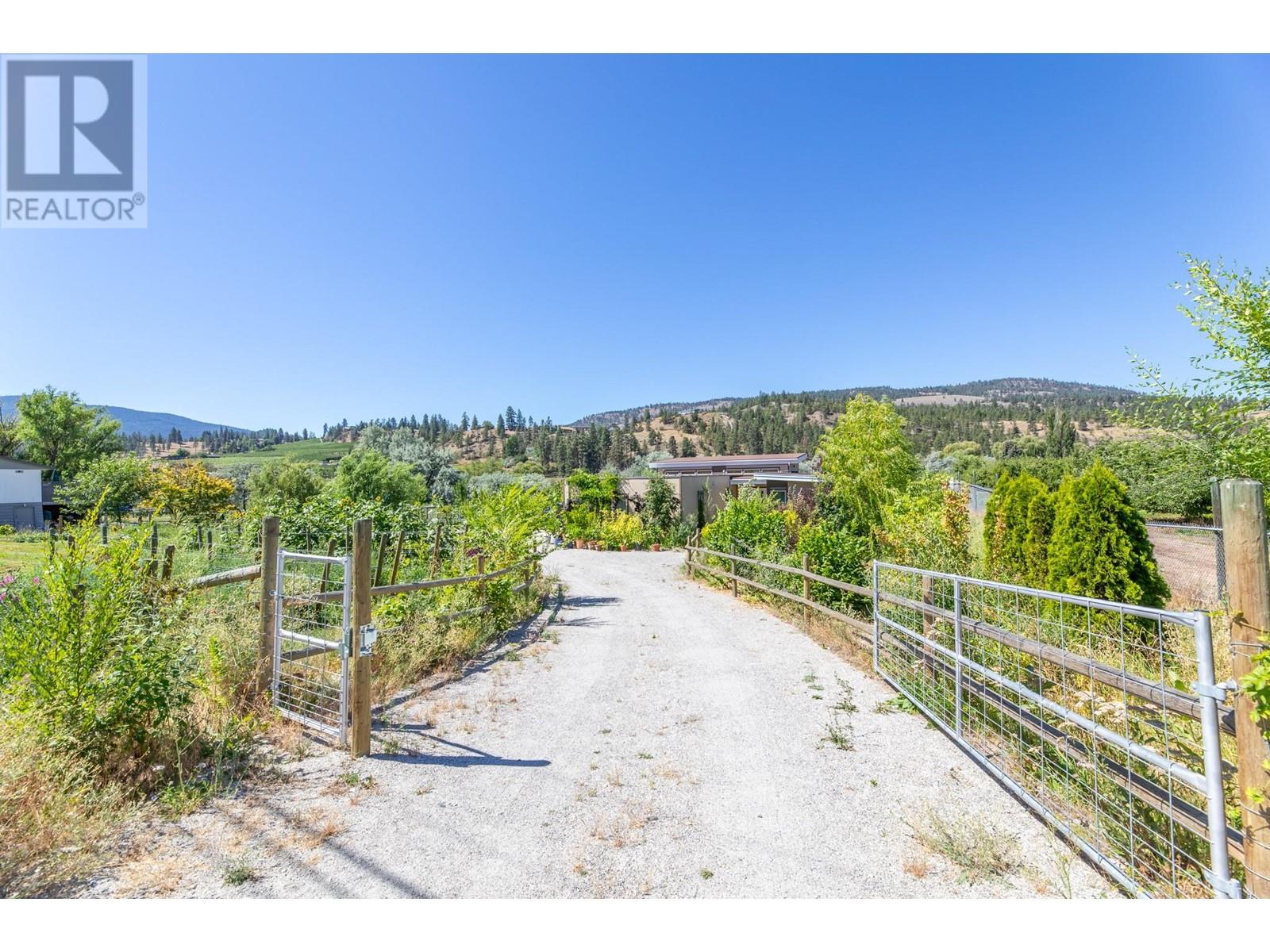 5824 Lewes Avenue, Summerland