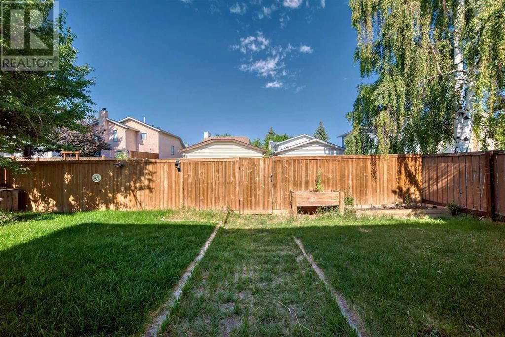 Single Family House 4 Level for Sale in  Millbank Close SW Millrise Calgary 