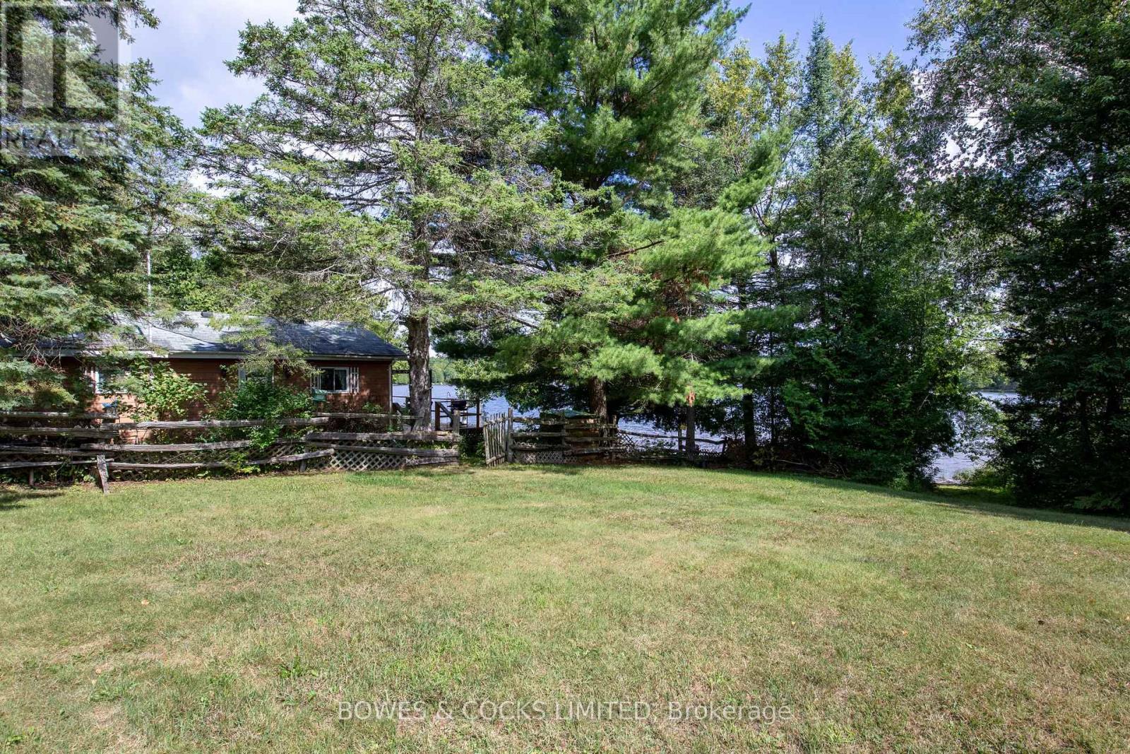 Photo 19 of 197 King Road W, Wollaston ON