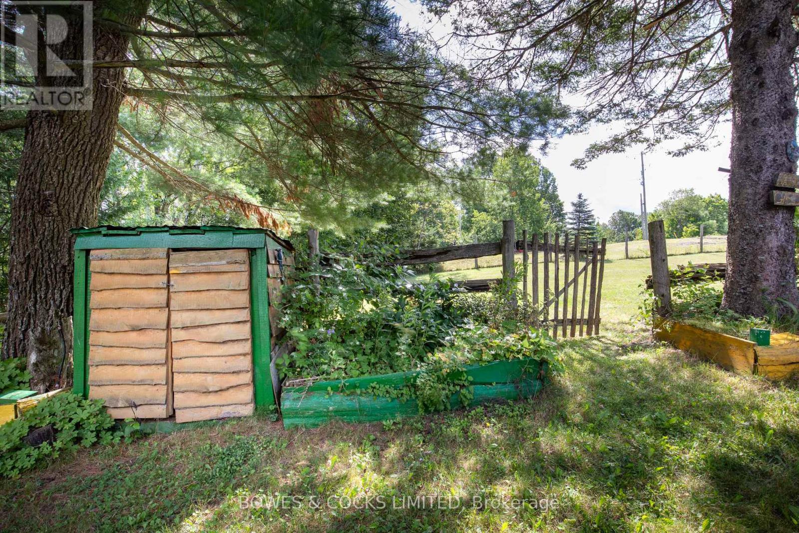 Photo 20 of 197 King Road W, Wollaston ON