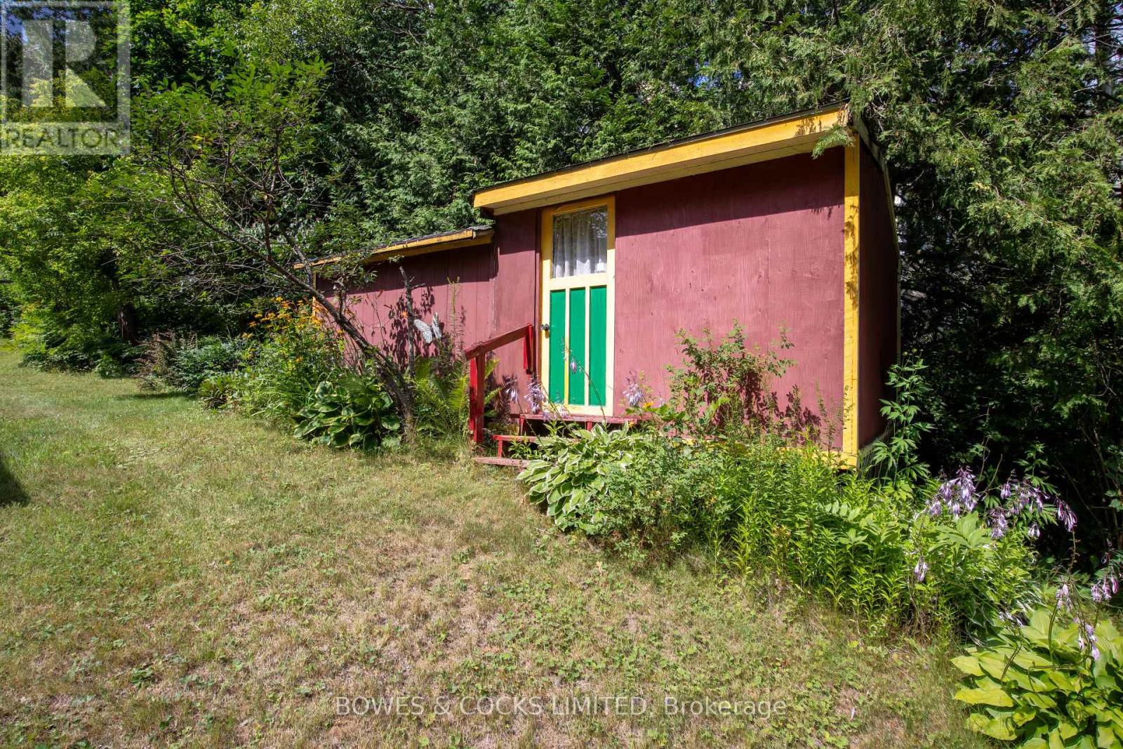 Photo 23 of 197 King Road W, Wollaston ON