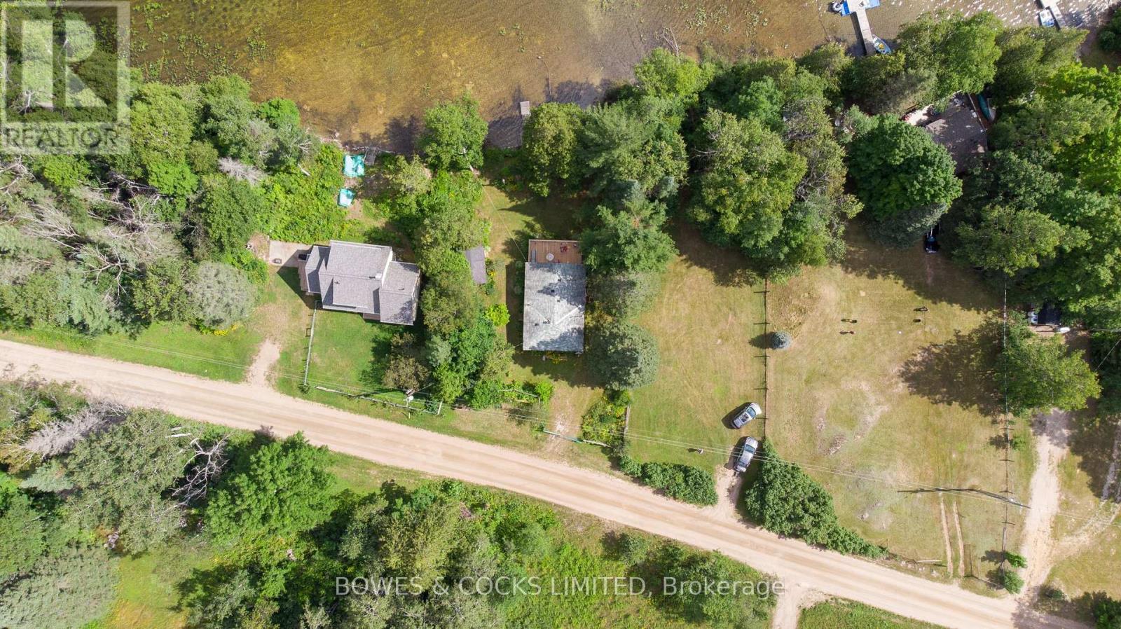 Photo 3 of 197 King Road W, Wollaston ON