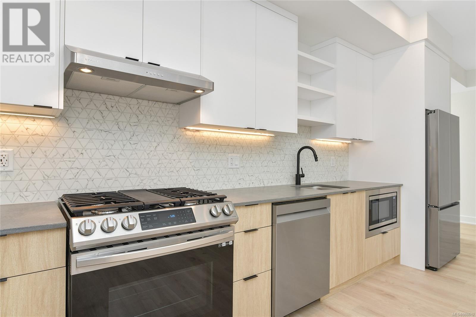 204 1114 Samar Cres, Langford real estate listing 988612