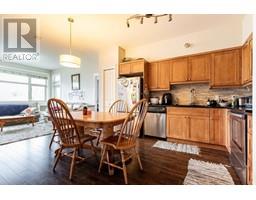 304 22858 Lougheed Highway, Maple Ridge, BC V2X2V6 Photo 7