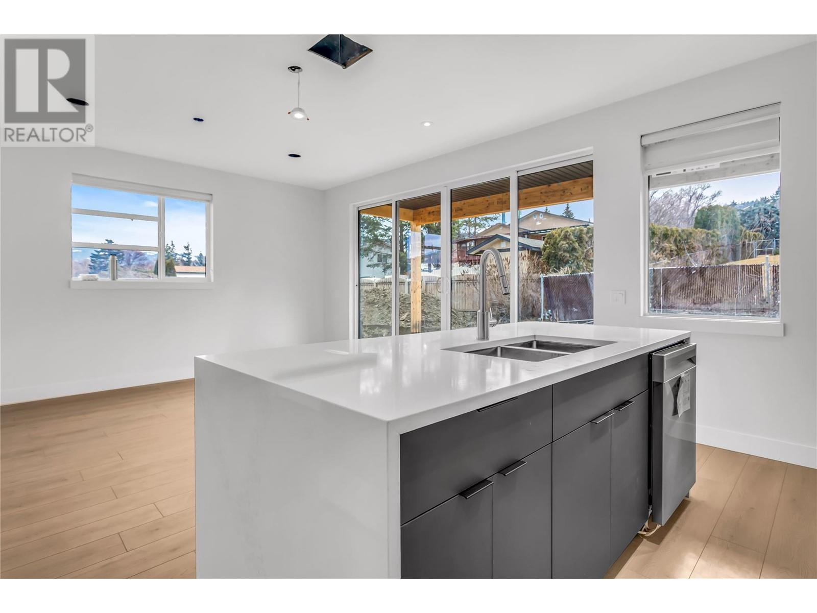 4 7000 Apollo Road, Vernon