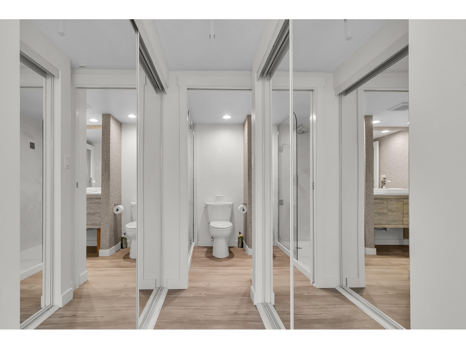 504 1480 FOSTER STREET, White Rock real estate listing R2976179