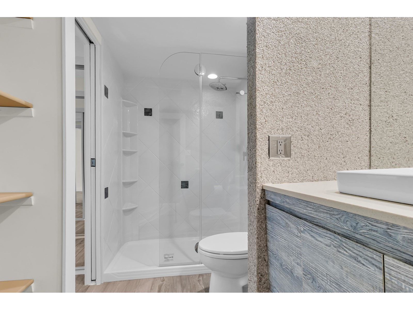 504 1480 FOSTER STREET, White Rock real estate listing R2976179