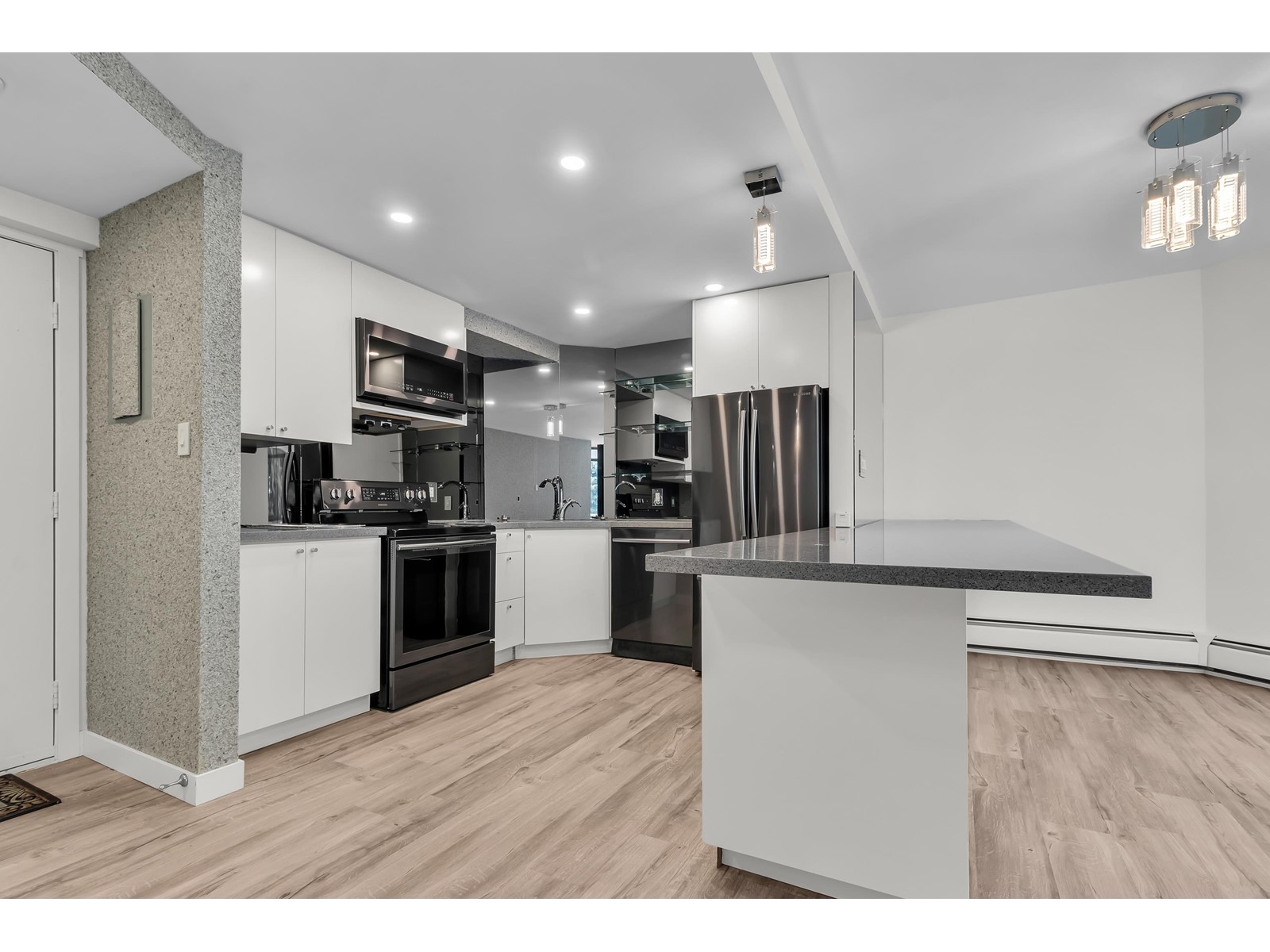 504 1480 FOSTER STREET, White Rock real estate listing R2976179