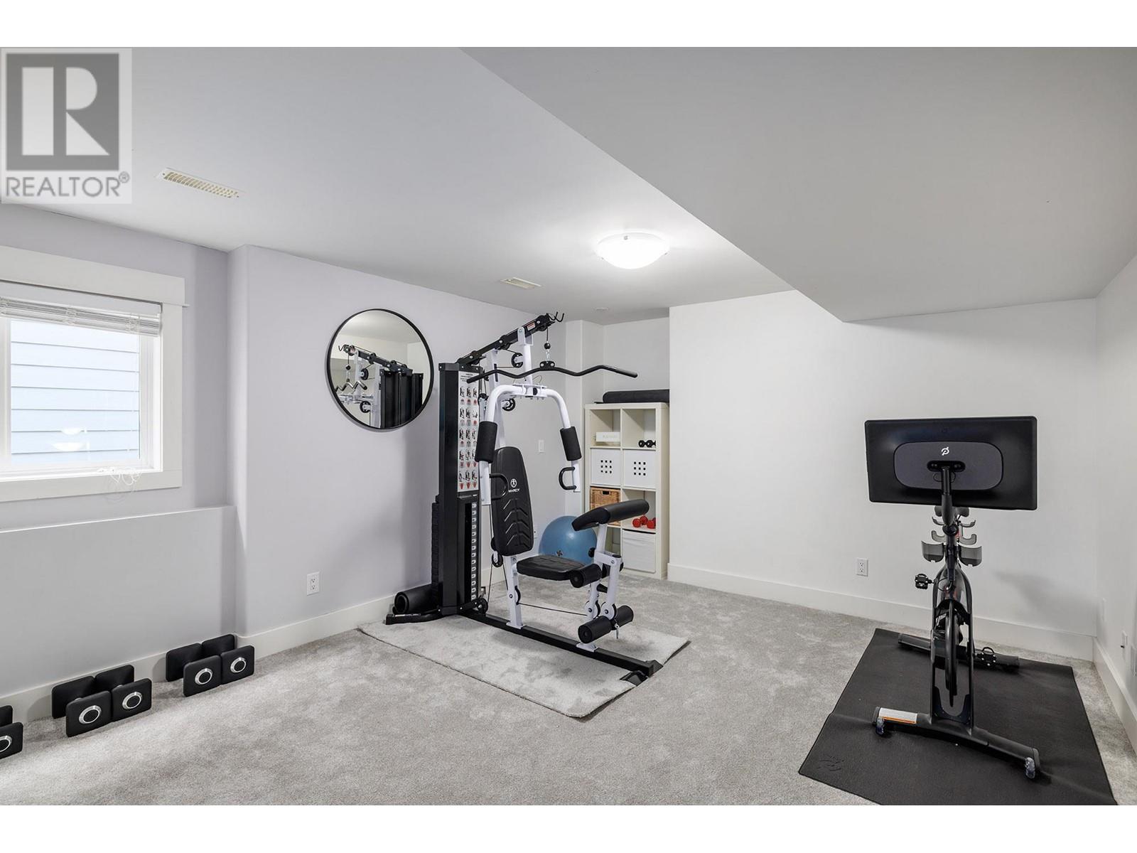  391 McCarren Avenue, Kelowna