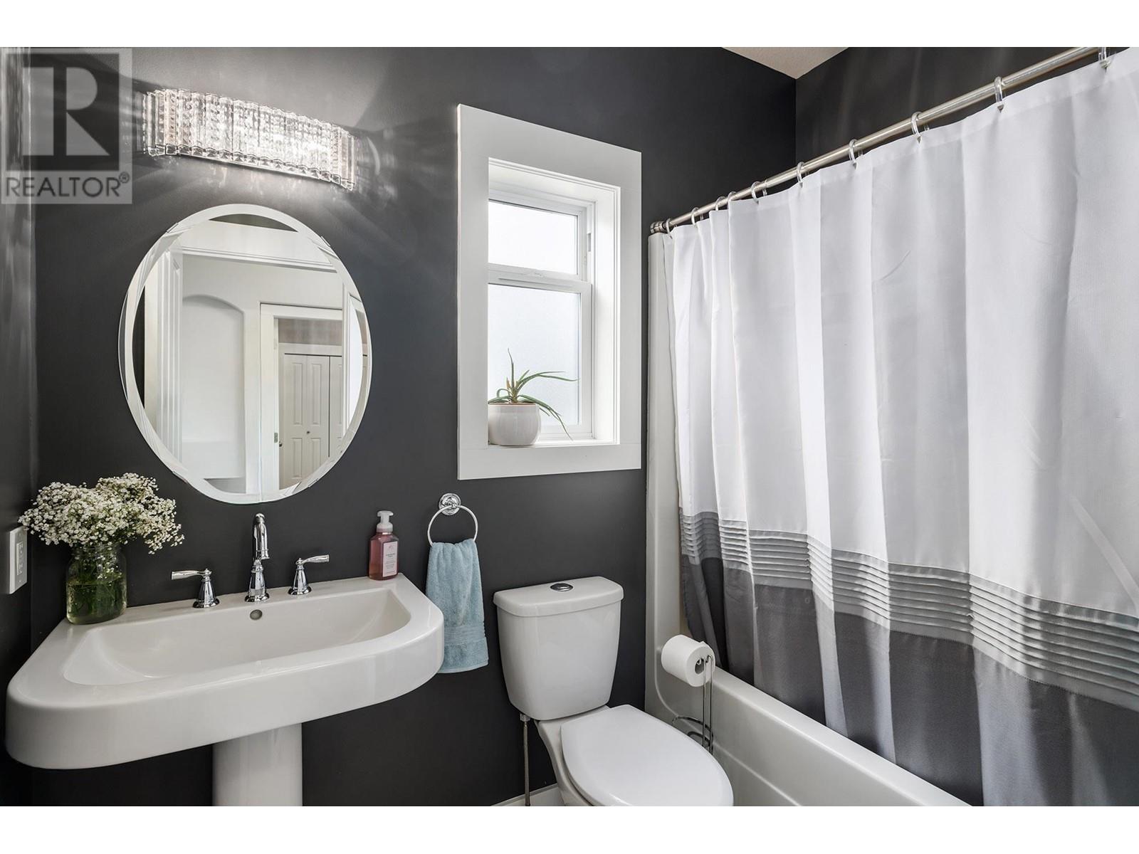  391 McCarren Avenue, Kelowna