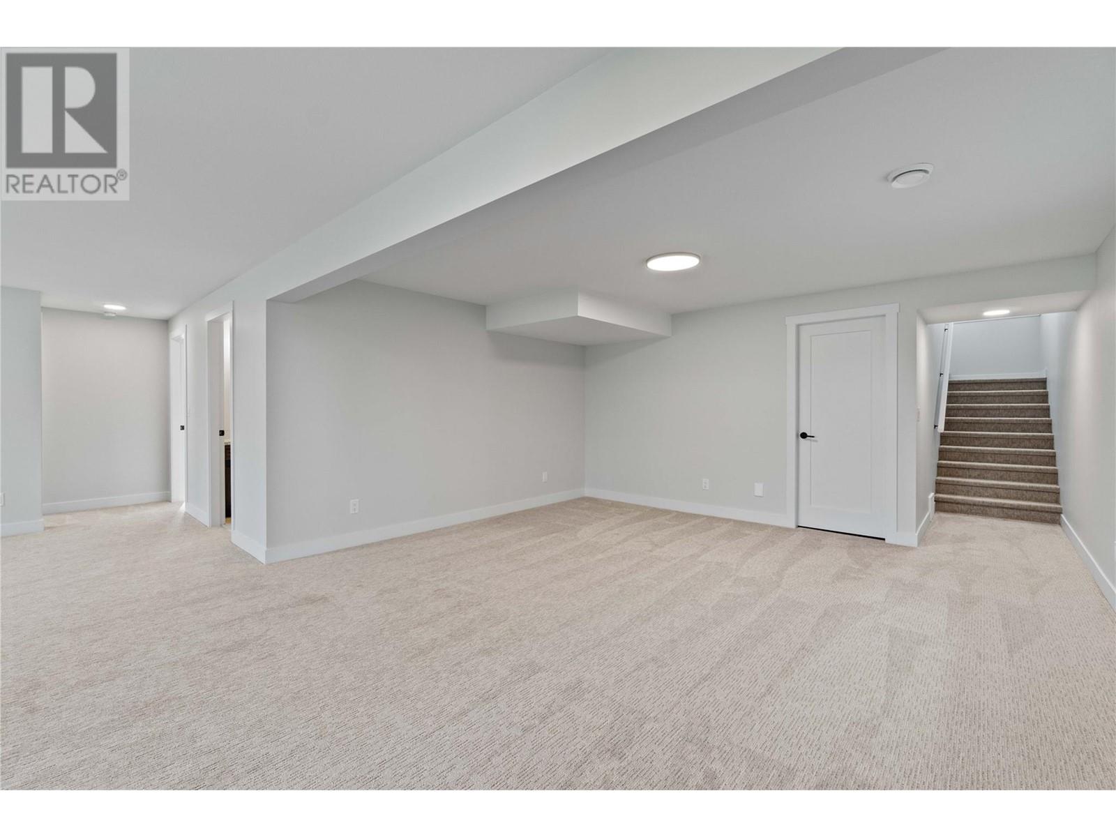 9 1840 10 Street Southwest, Salmon Arm