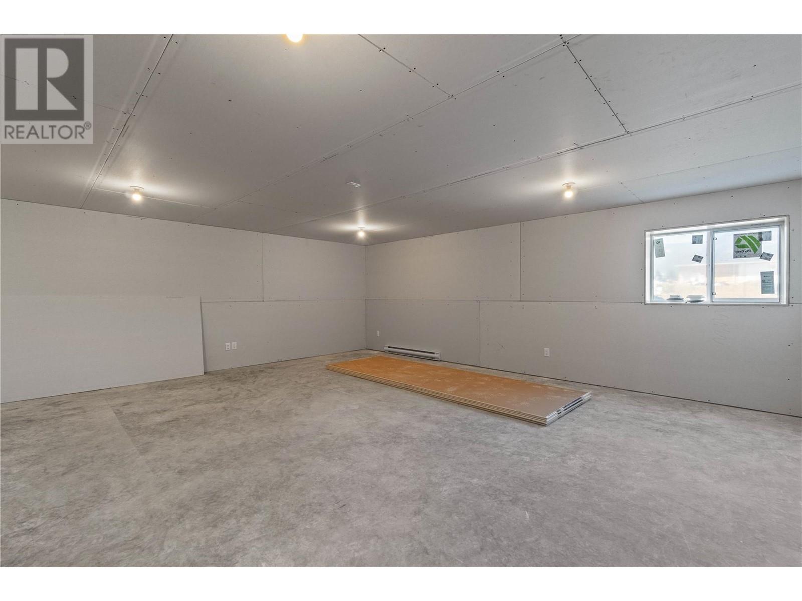 19 1840 10 Street Southwest, Salmon Arm