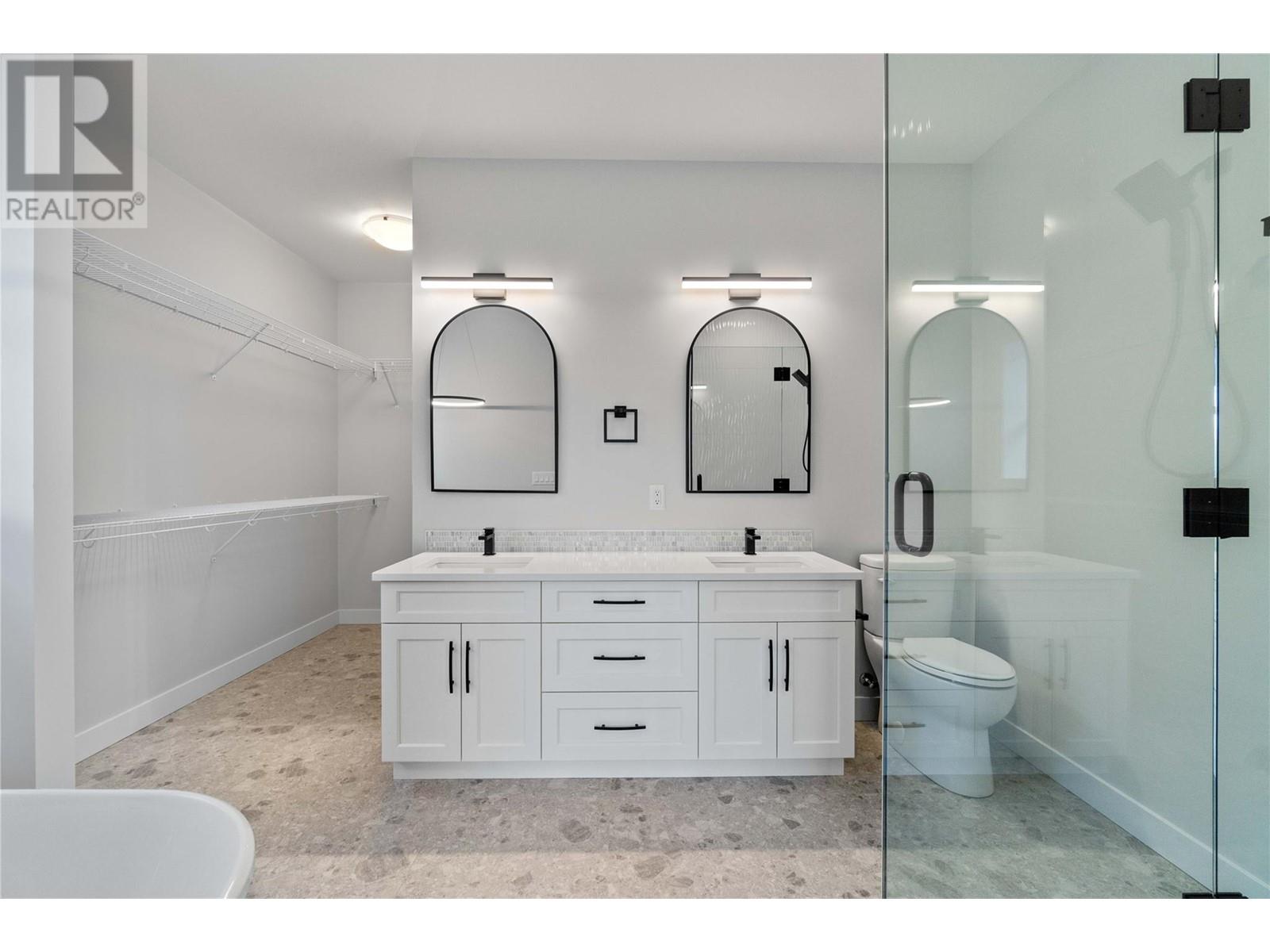 19 1840 10 Street Southwest, Salmon Arm