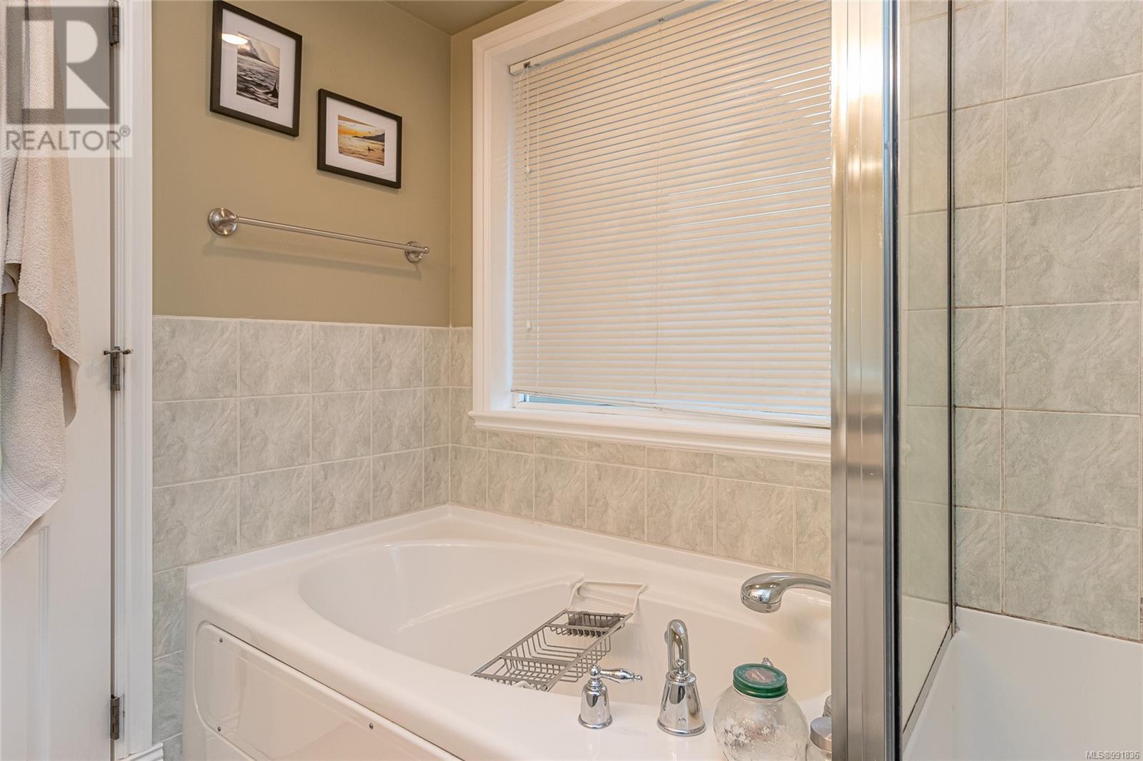 5555 Cliffside Rd, Nanaimo real estate listing 991836