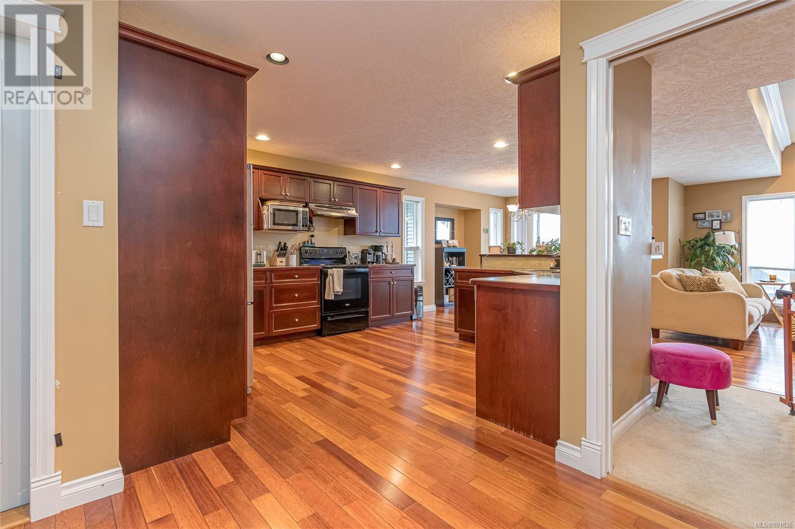 5555 Cliffside Rd, Nanaimo real estate listing 991836