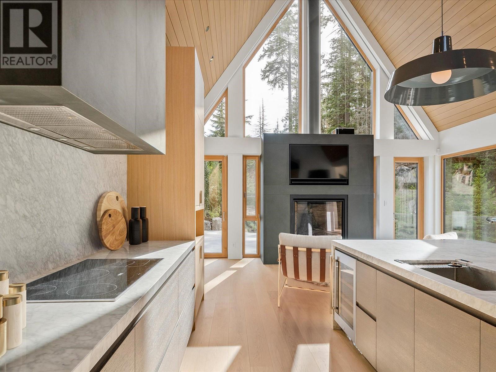 2925 KADENWOOD DRIVE, Whistler real estate listing R2805206