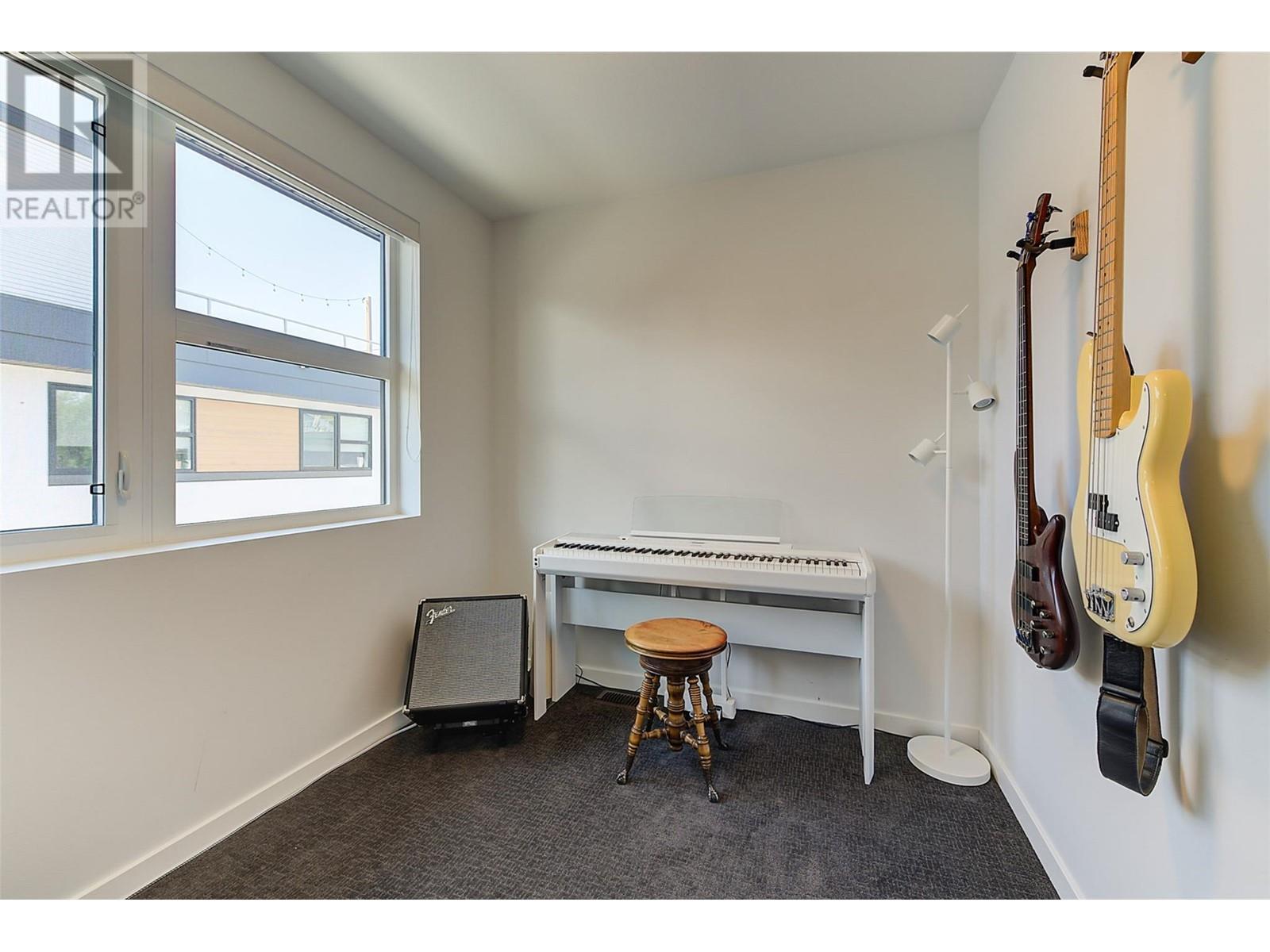 16 1515 Highland Drive North, Kelowna