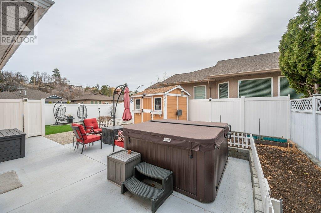  247 Willows Place, Oliver