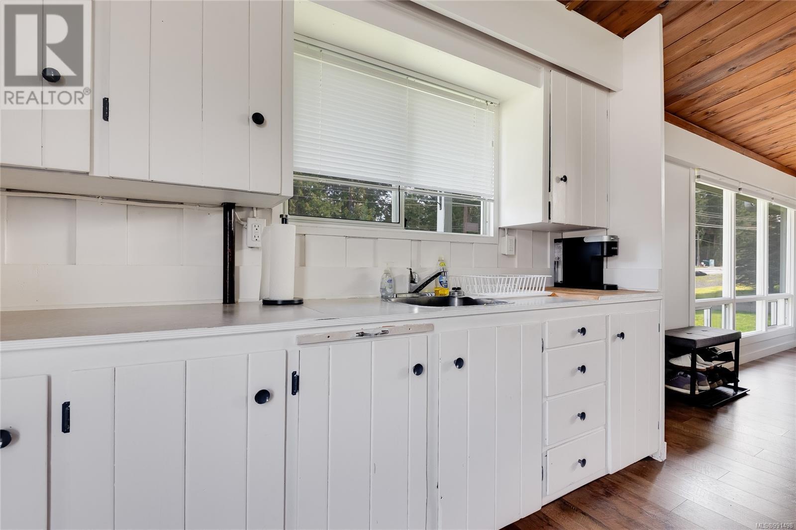 3678 Island Hwy S, Campbell River real estate listing 991498