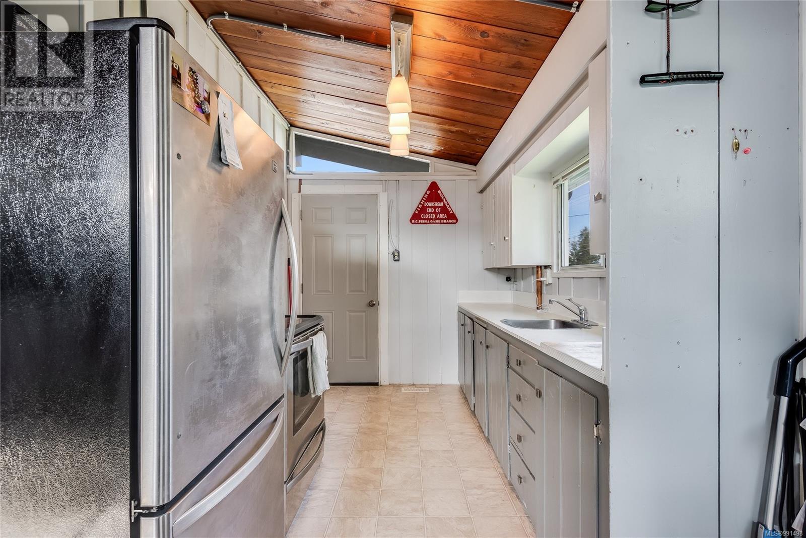 3678 Island Hwy S, Campbell River real estate listing 991498
