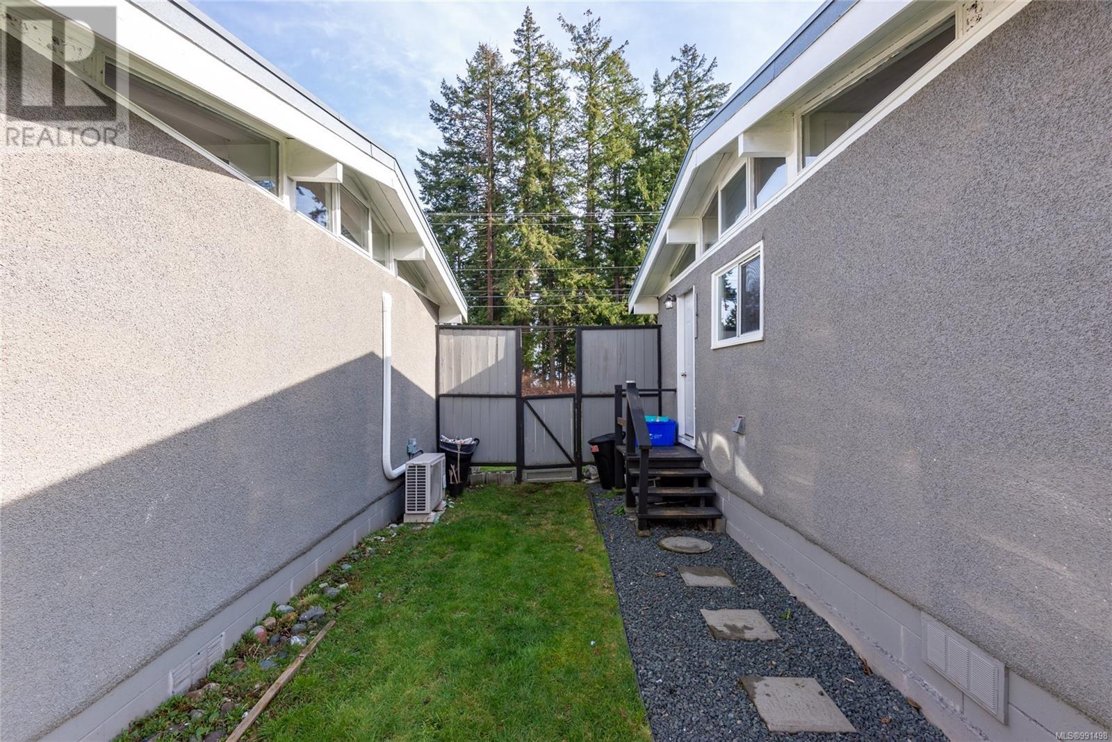 3678 Island Hwy S, Campbell River real estate listing 991498