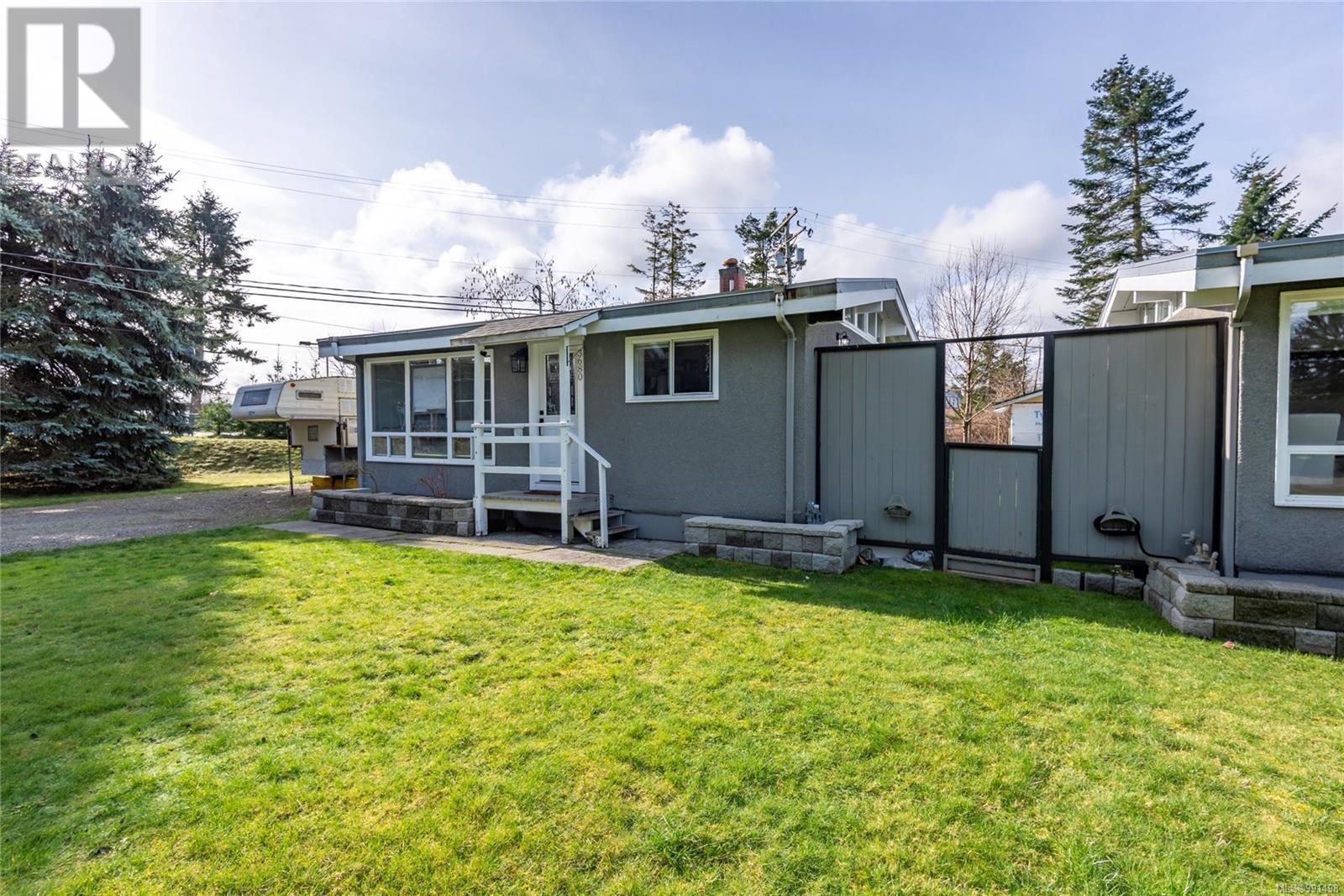 3678 Island Hwy S, Campbell River