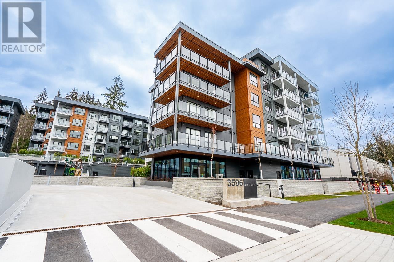 Photo 2 of 403 3596 Malsum Drive, North Vancouver BC