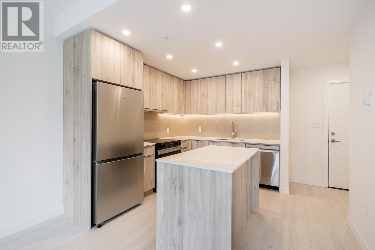 Photo 9 of 403 3596 Malsum Drive, North Vancouver BC