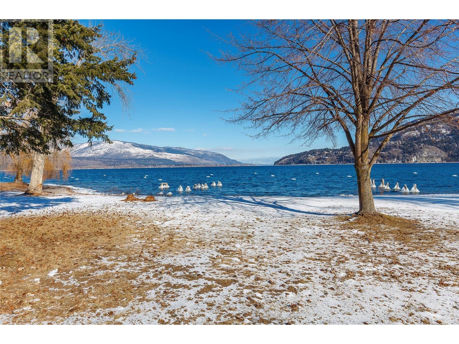  42 Lakeshore Drive, Vernon