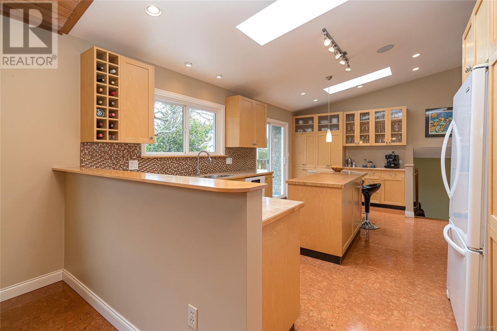  4022 Cavallin Court, Saanich