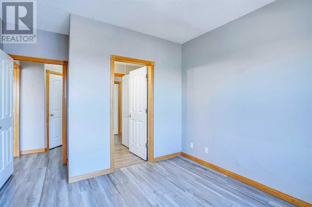 Single Family House Loft for Sale in    Avenue NE Mayland Heights Calgary 